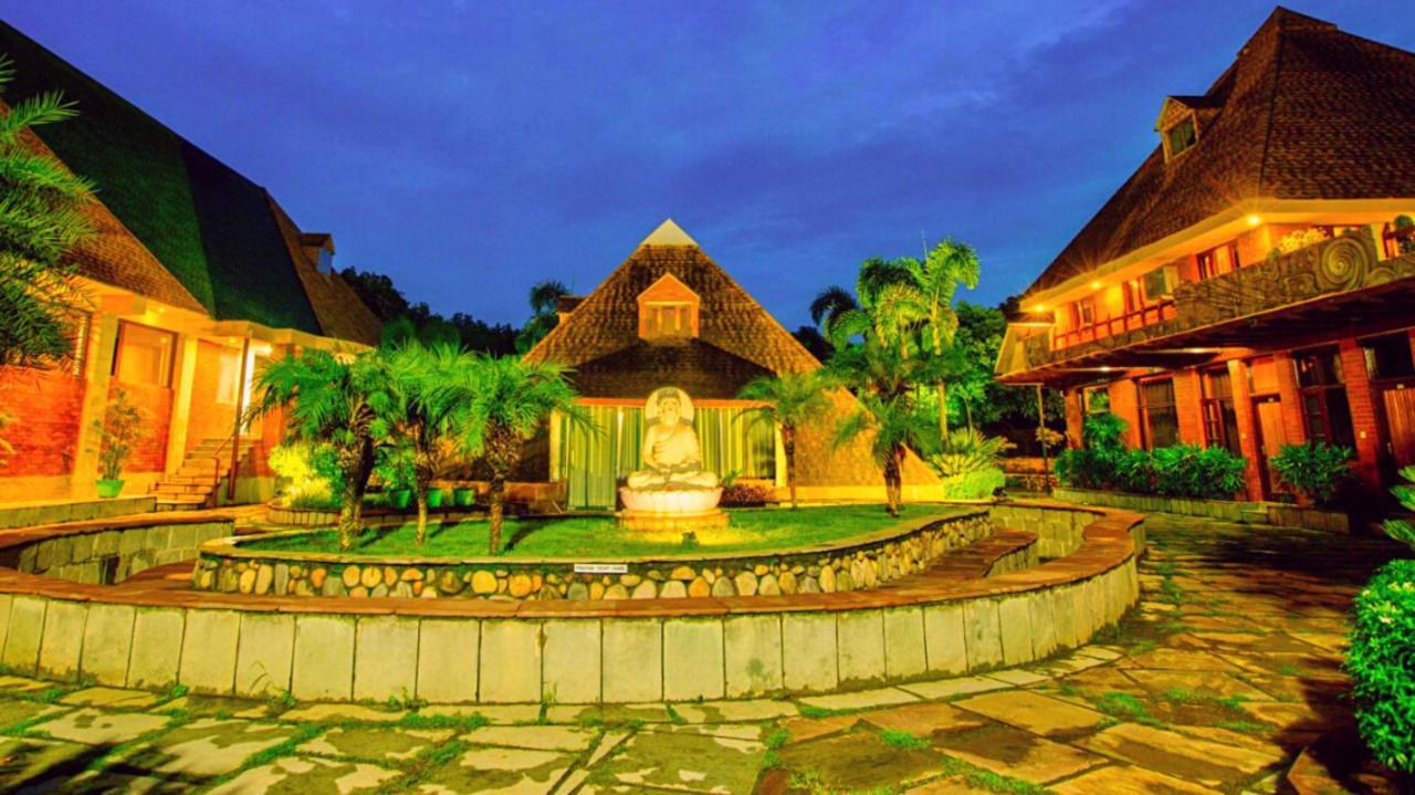 דהראדון Pyramid Home Divine - A Wellness Resort מראה חיצוני תמונה
